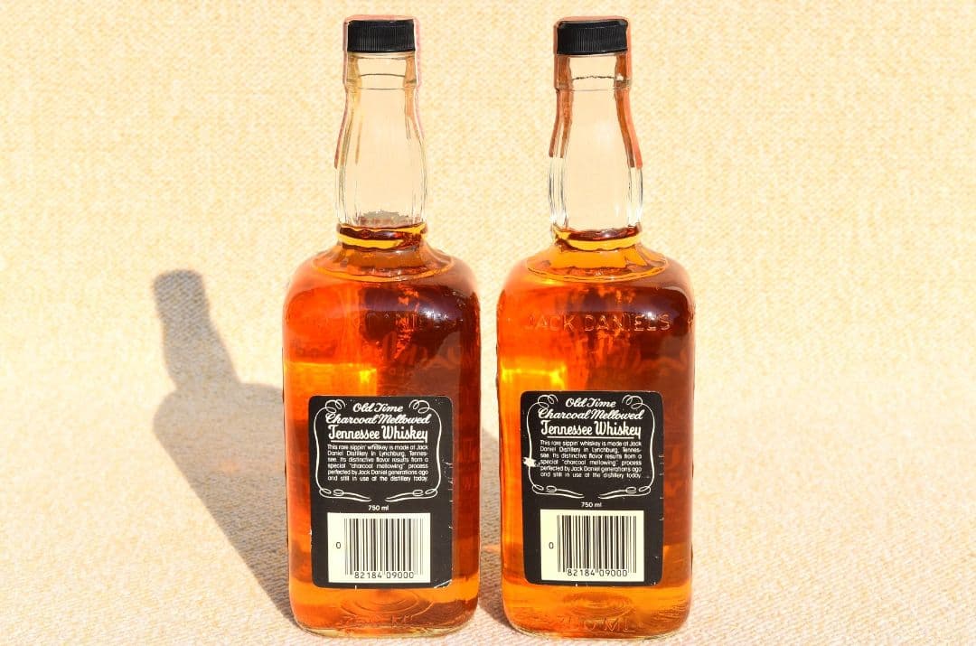 ■ ジャックダニエル 旧ボトル 赤紙封印 750ml 瓶底82 84 ■