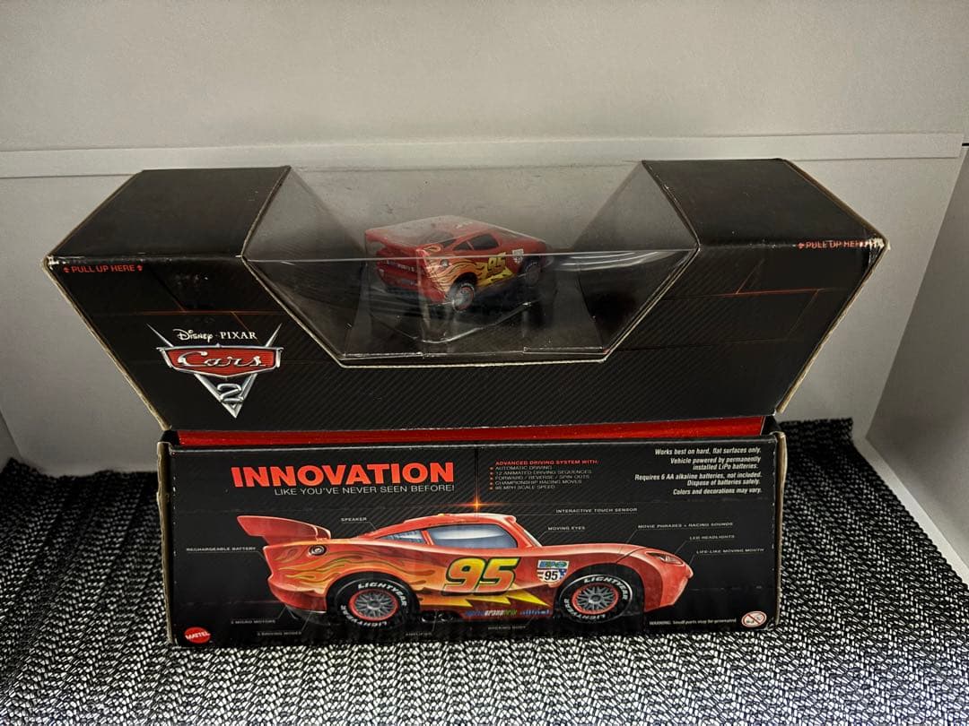 希少　AlIVE 1個　cars mattel マックィーン　ディズニー