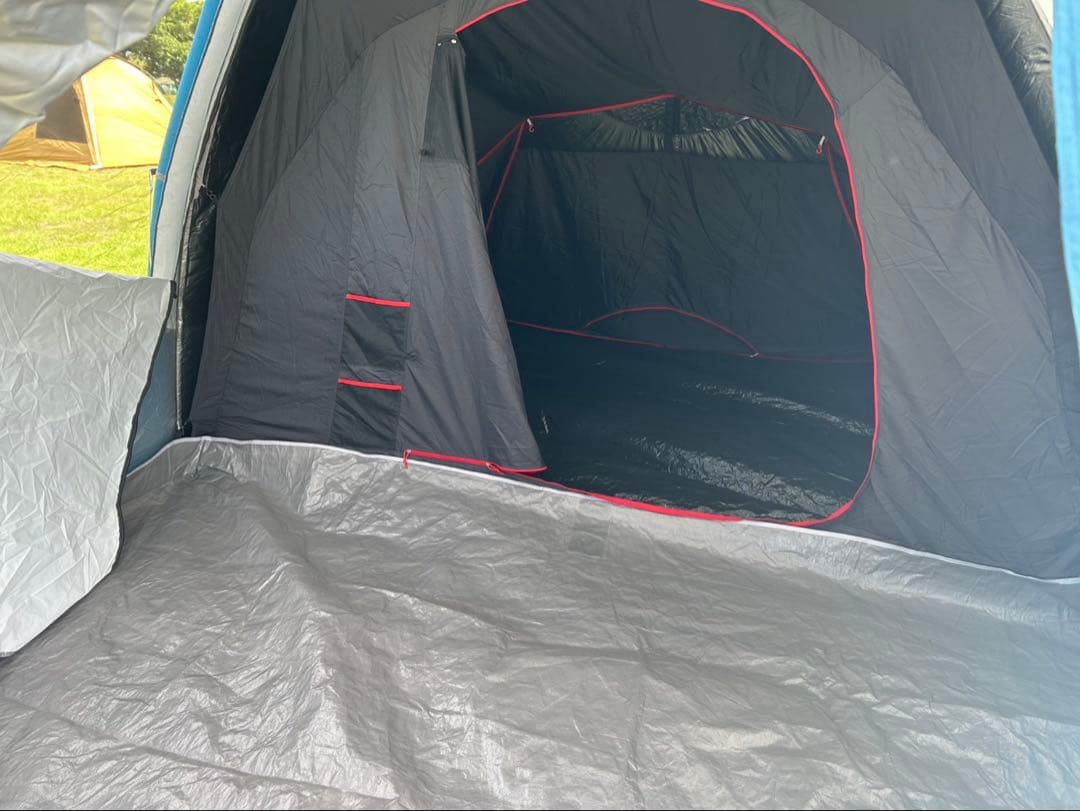 Quechua（ケシュア） エアーテント 4人用 ドーム型　【ポンプ付き】