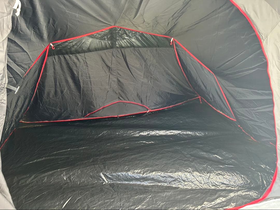 Quechua（ケシュア） エアーテント 4人用 ドーム型　【ポンプ付き】