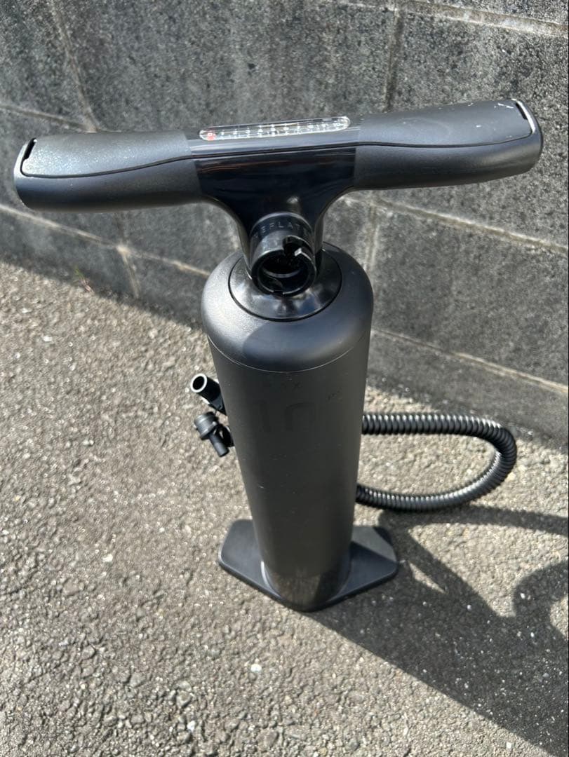 Quechua（ケシュア） エアーテント 4人用 ドーム型　【ポンプ付き】