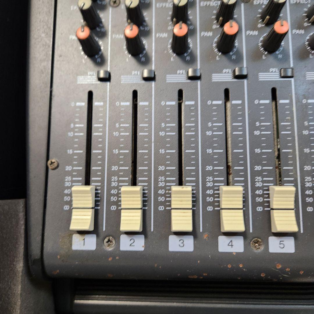 配信機器・PA機器・レコーディング機器 YAMAHA EMX2000 powered mixer