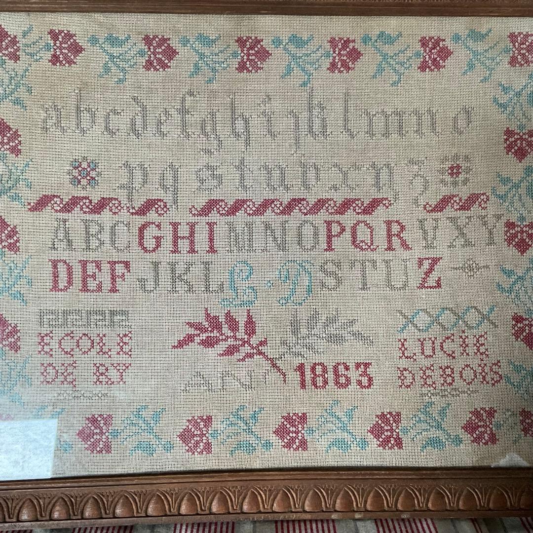 刺繍 フランス アンティーク サンプラー フレーム 1863年 ガラス入り 額装