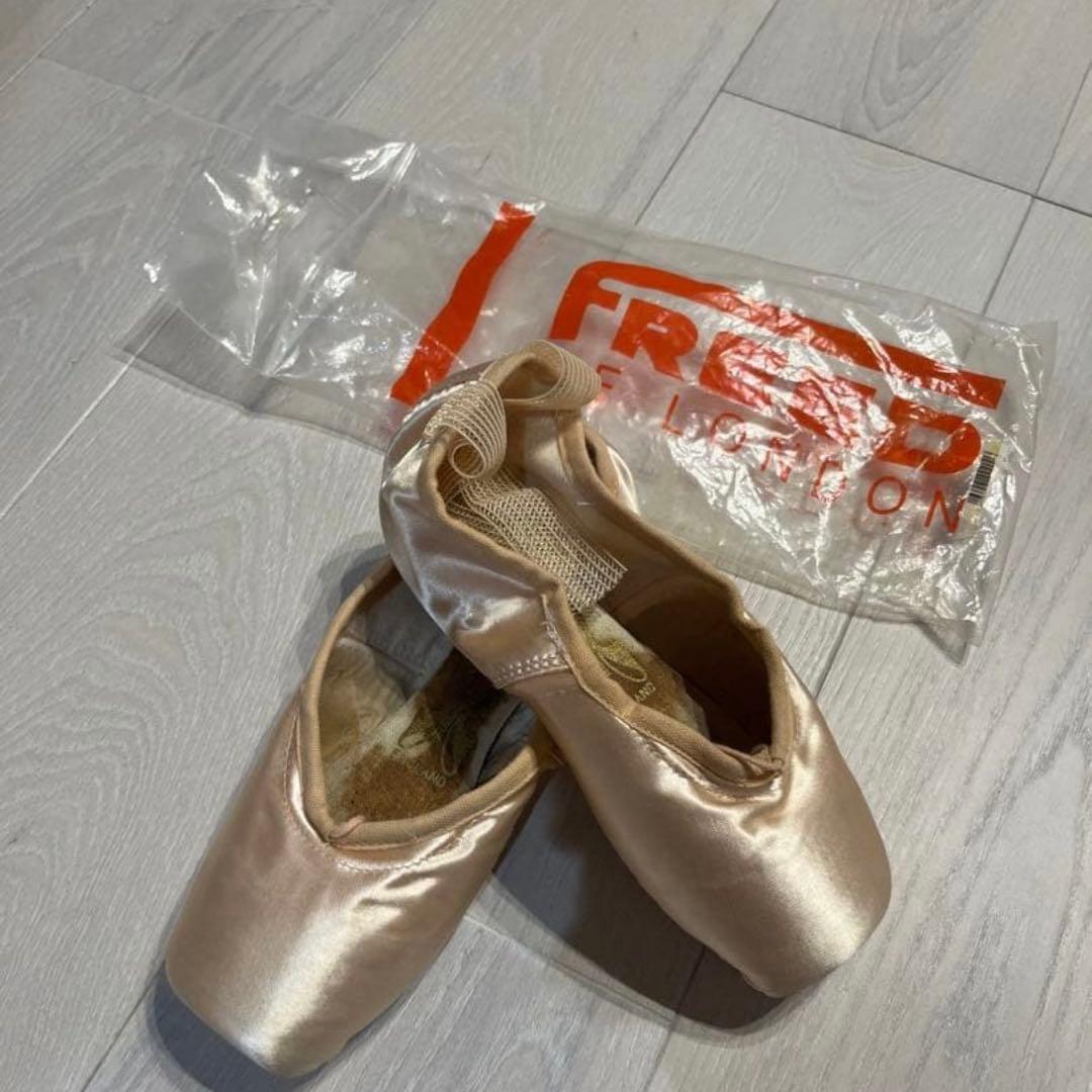 新品フリードトゥシューズ5xx 王冠マーク