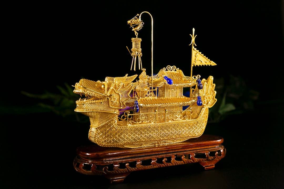 【中国工芸品】鍍金絹龍船置物　波紋台付