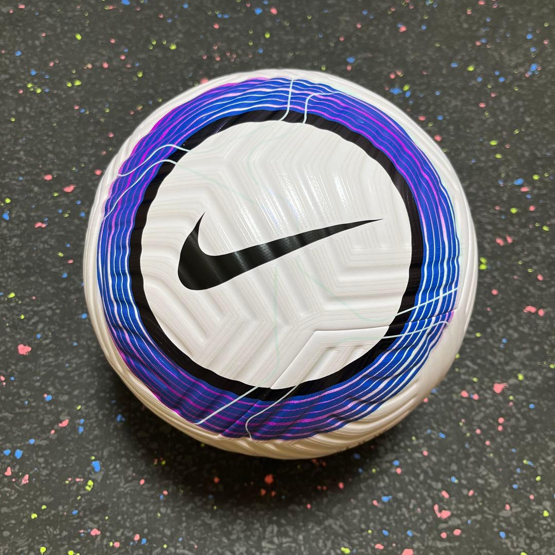 海外限定　NIKE サッカーボール　プレミアリーグ公式球　フライト　24/25