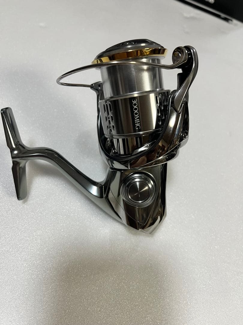 N 美品　シマノ　18ステラ　3000MHG
