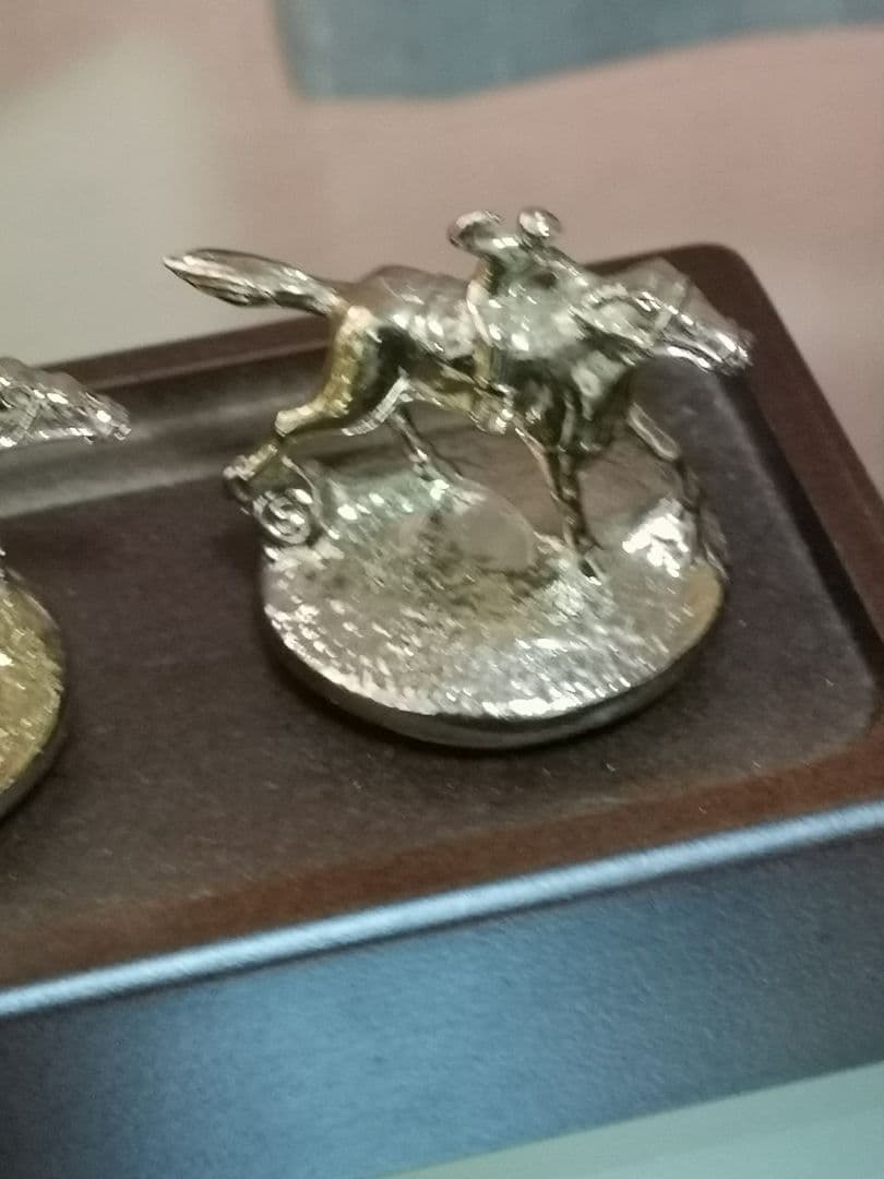 ブラントンBLANTON'S専用台座と貴重なゴールドキャップ全種類