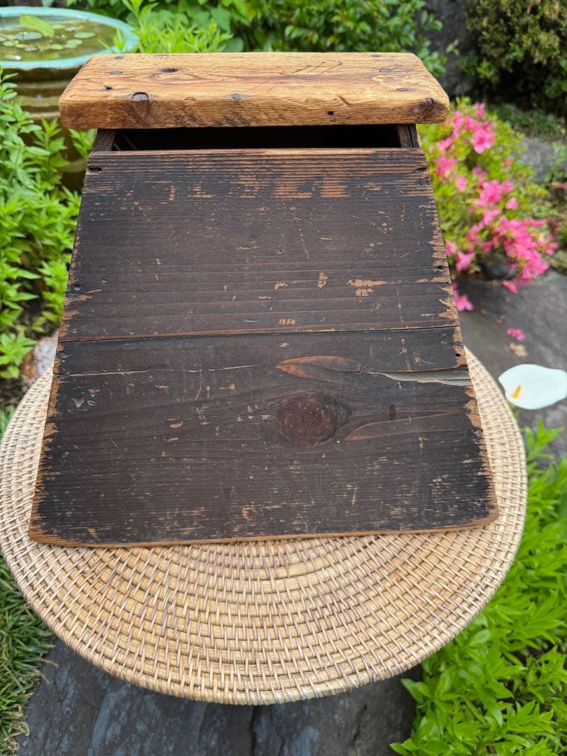 昭和レトロ　美しいヴィンテージの踏み台　木製三角形スツール 脚立　京都