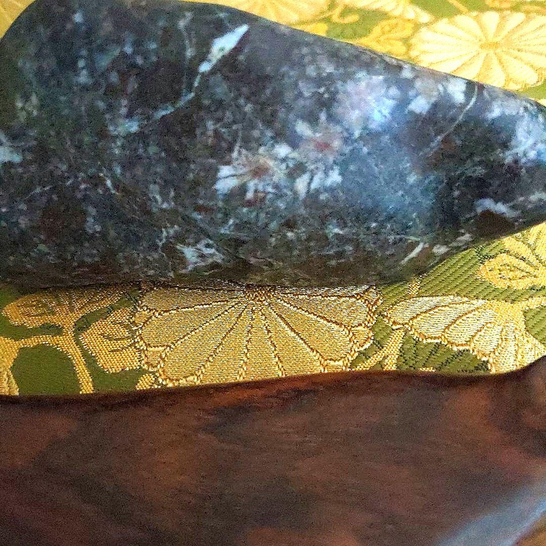 【最終価格】 根尾谷　菊花石　台座付　水石　　盆石　三連華