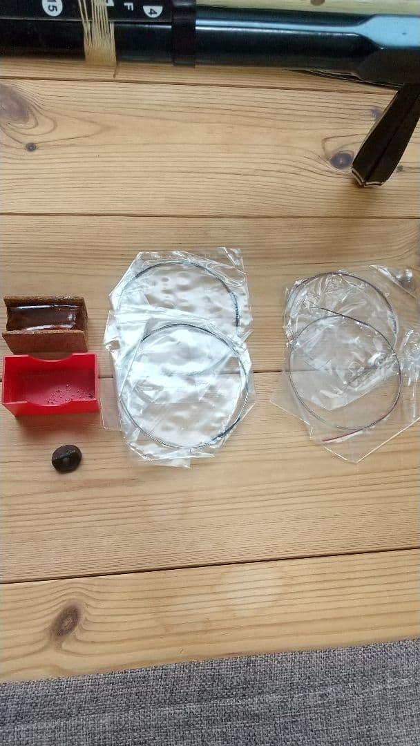 ニ胡　民族古楽器 ソフトケースと音程表示装置、替えの弓、内弦、外弦付き