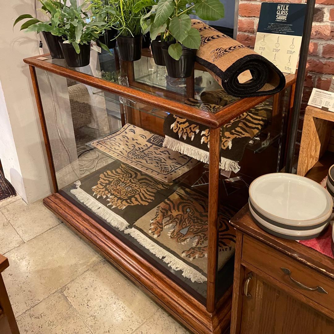 ￼アンティーク家具　ガラスショーケース
