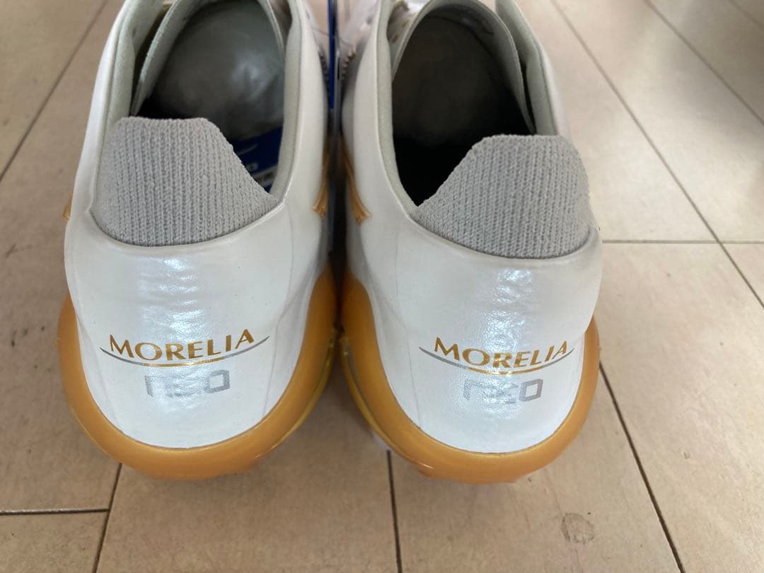 モレリアネオ4ジャパン　白✖️金　26.0㎝　新品。