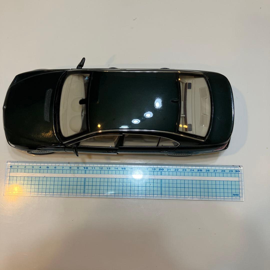 【非売品】 7シリーズ　1／18ダイキャストミニカー