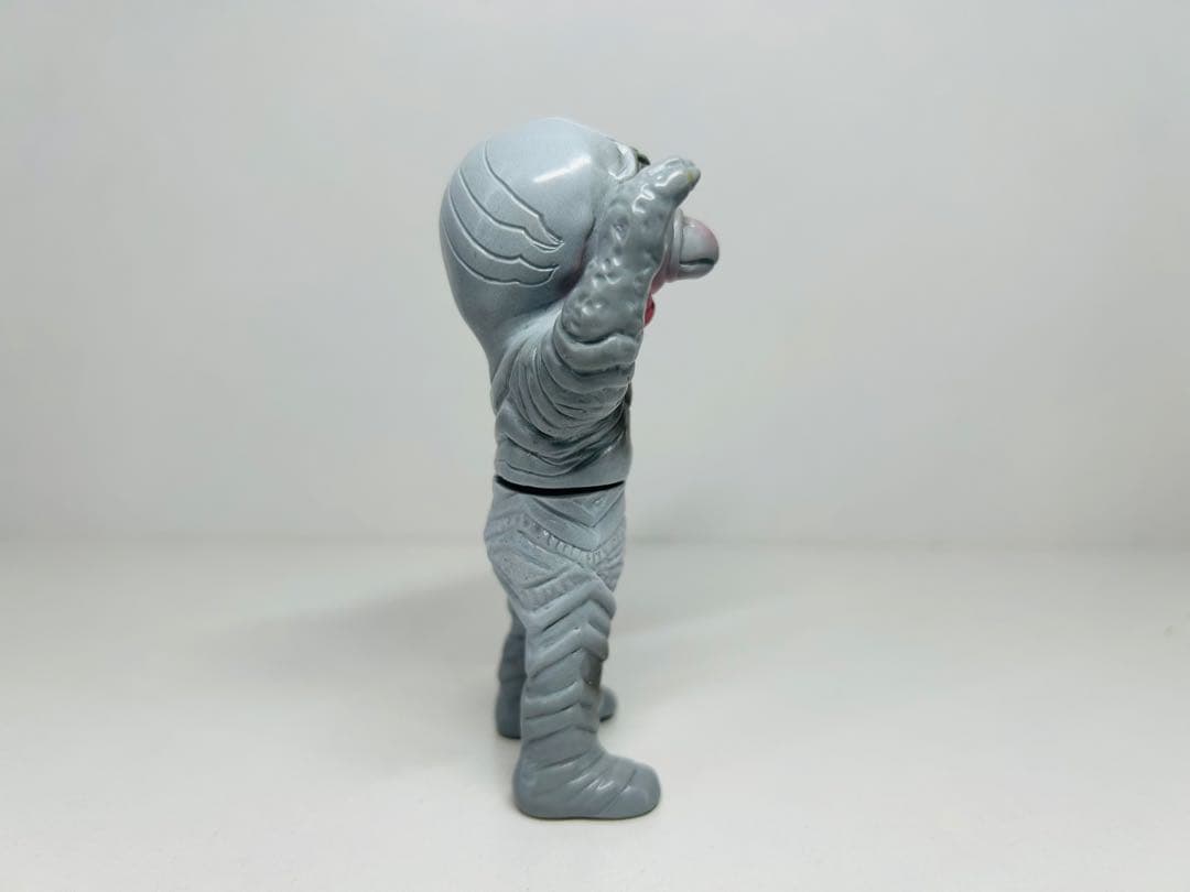 ベアモデル　ミニソフビ ガッツ星人　ソフビ　ウルトラセブン グレー