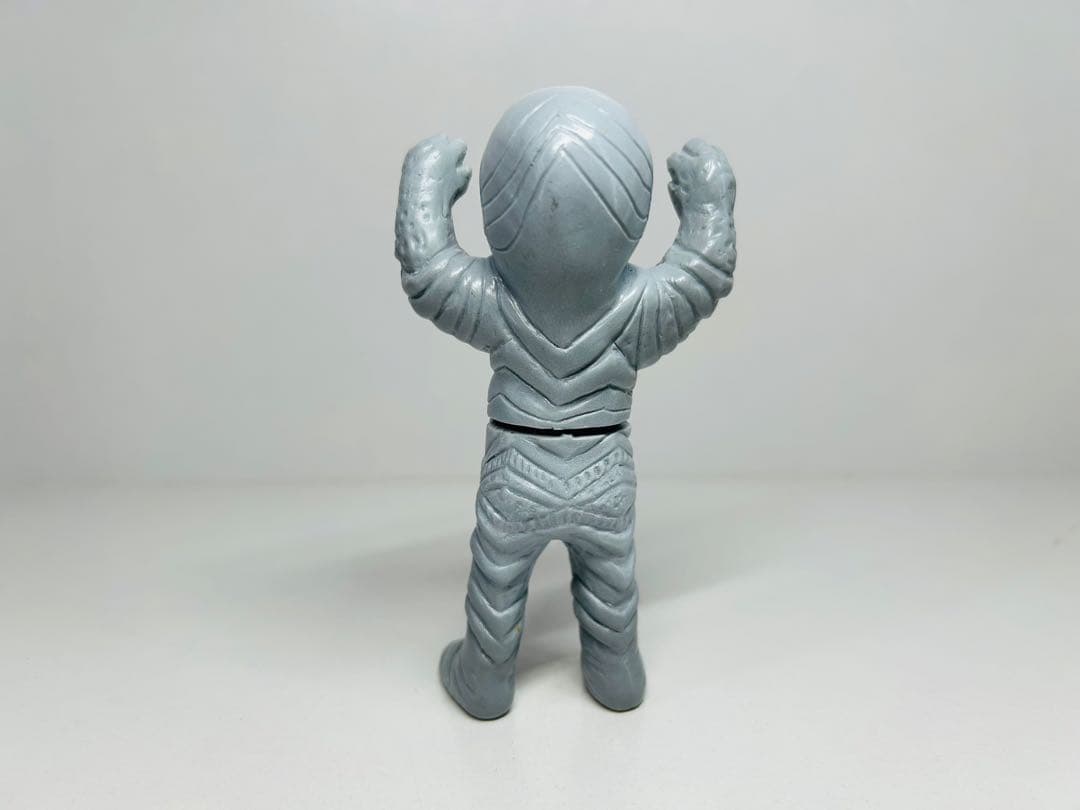 ベアモデル　ミニソフビ ガッツ星人　ソフビ　ウルトラセブン グレー