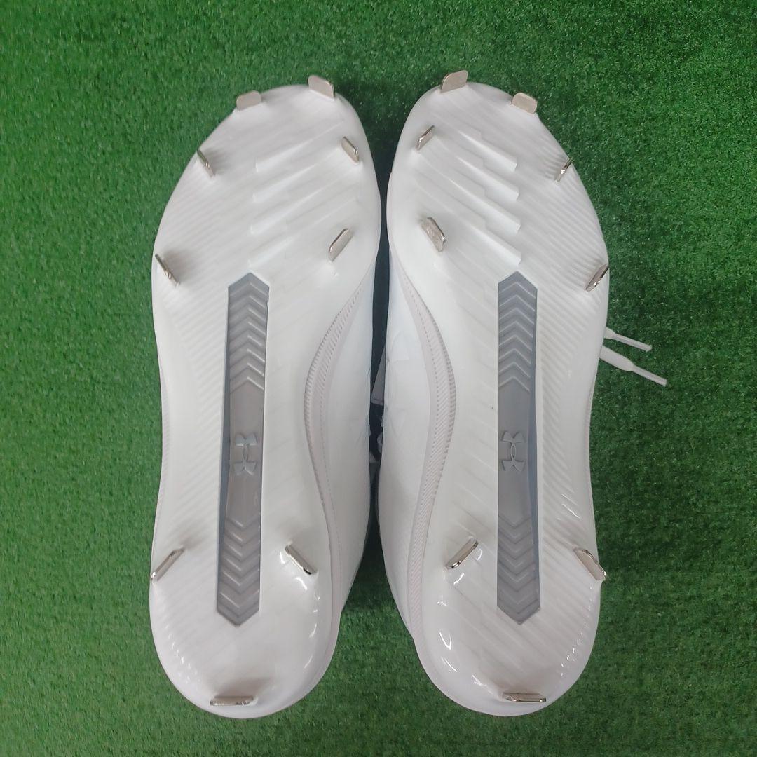 Under Armour ホワイト スパイク　28cm