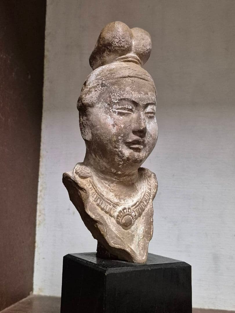 中国　テラコッタ　人物俑　置物　仏　観音像　菩薩