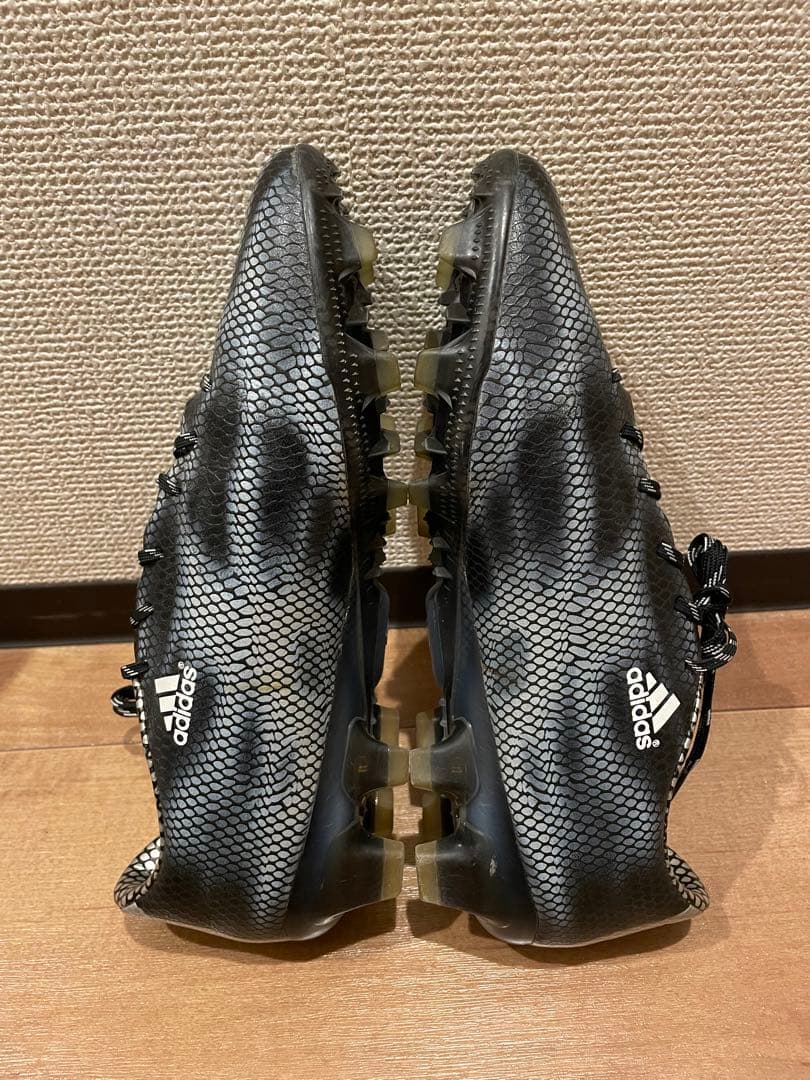 adidas アディゼロf50
