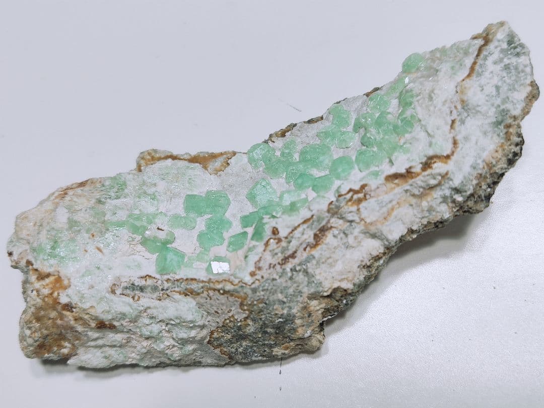 希少！　パワーストーン　天然石　グリーンガーネット　40g　No.765