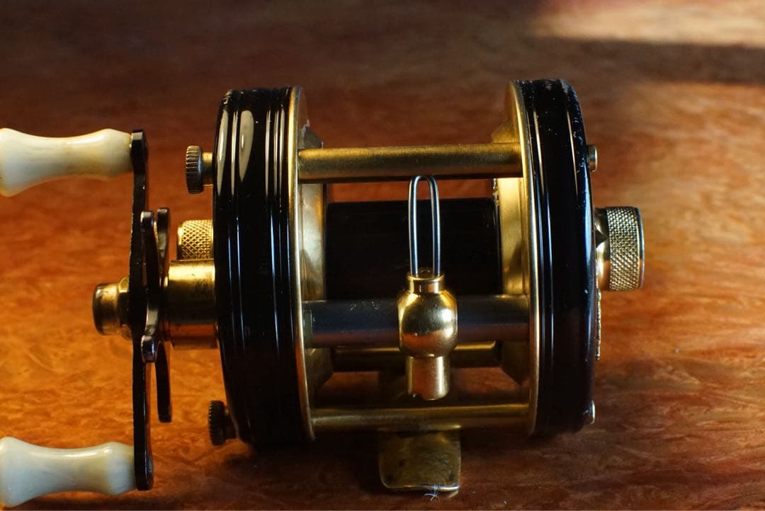 ABU アンバサダー 5000 デラックス メンテ済 フレーム修正済