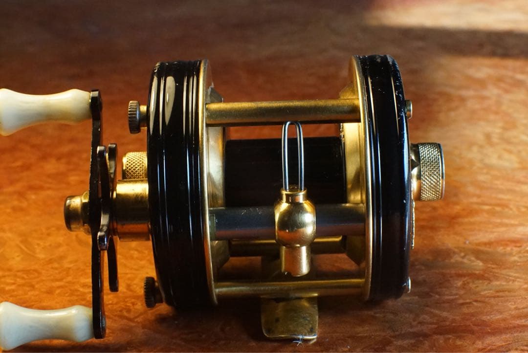 ABU アンバサダー 5000 デラックス メンテ済 フレーム修正済