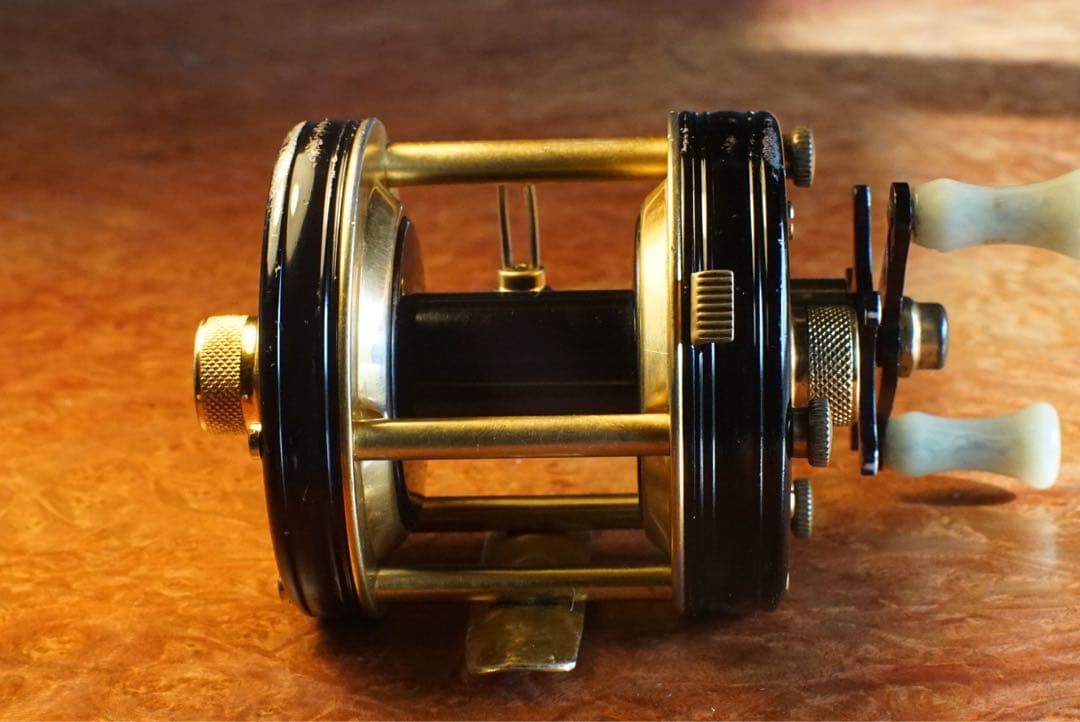 ABU アンバサダー 5000 デラックス メンテ済 フレーム修正済