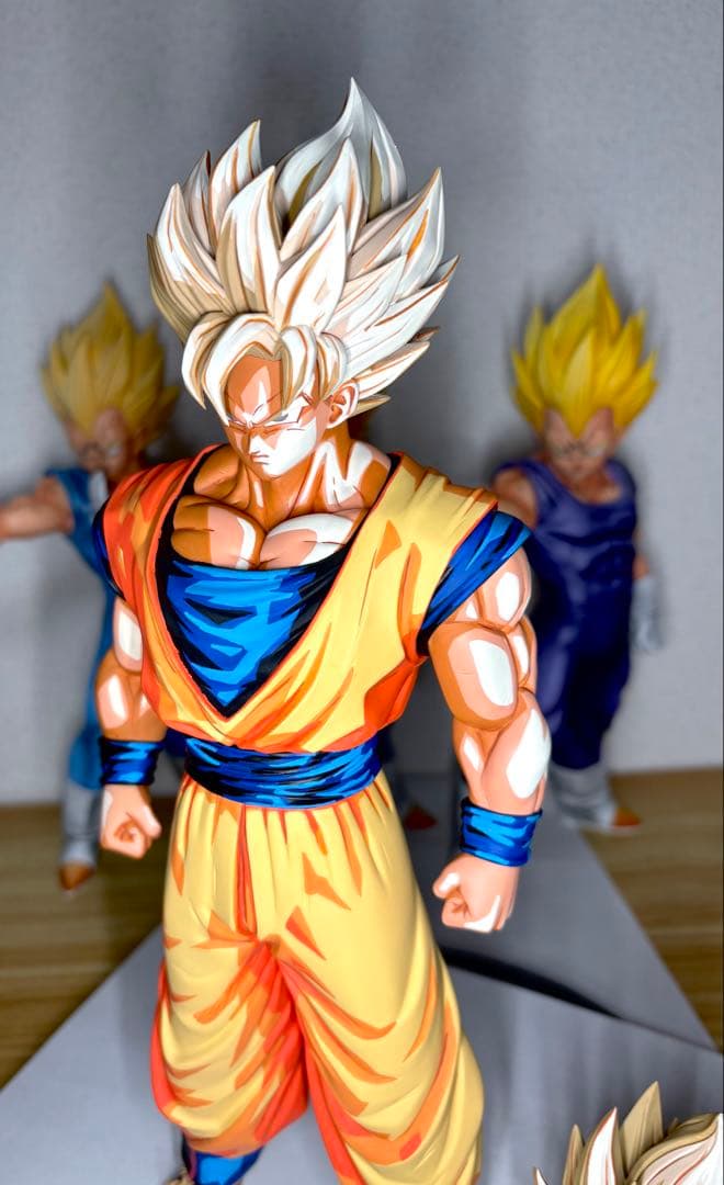 ドラゴンボール孫悟空フィギュア　リペイント　頭パンツ2点、磁石付き　輸送箱付き