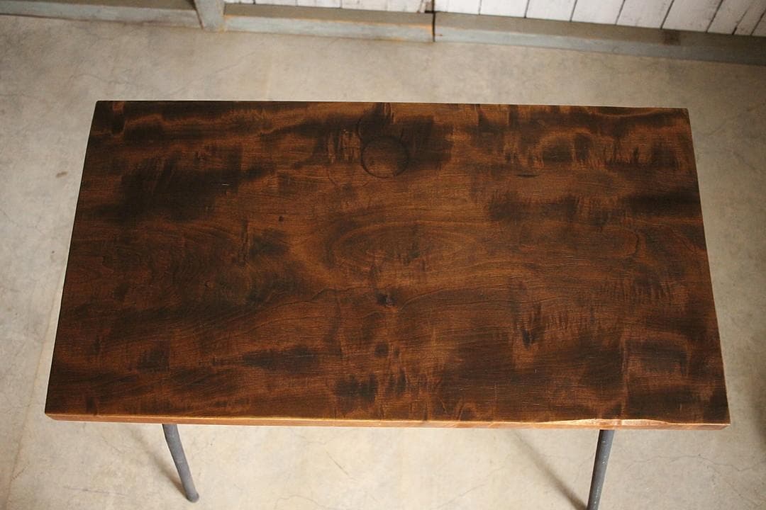 古い鉄脚と古材のテーブル　棚付き　机　作業台　古家具　古道具