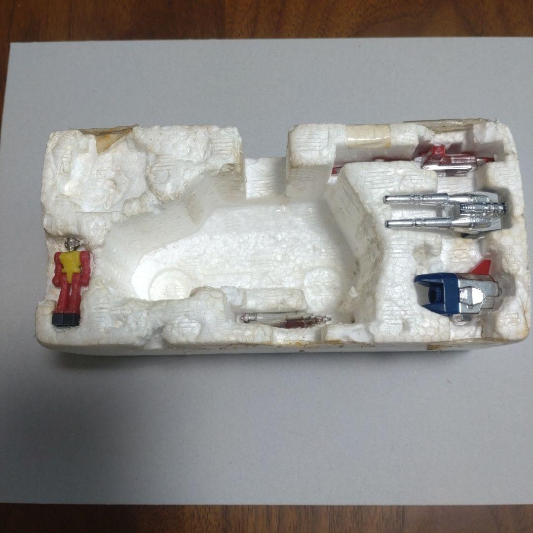 ダイアクロン　カーロボット　No.9 ホンダ・シティターボ　赤