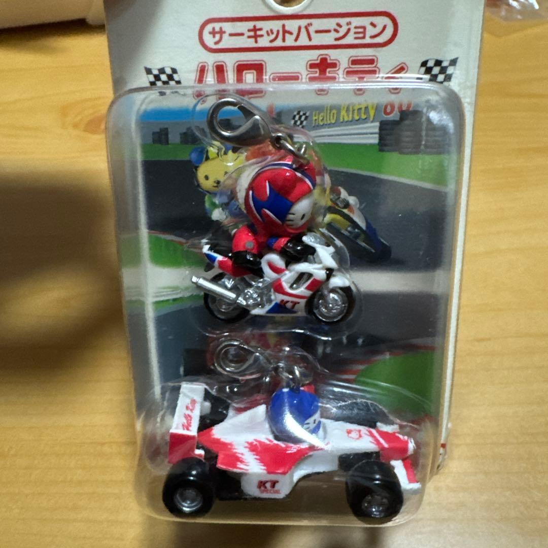 【レア】ハローキティ　キーホルダー　サーキットバージョン　バイク＆カート