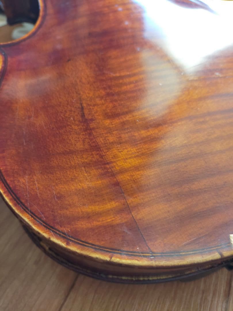 オールドヴァイオリン（an old violin）