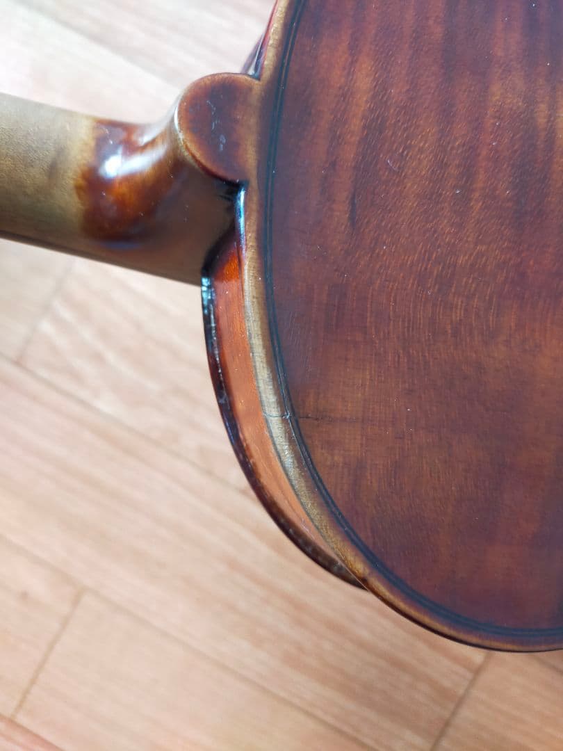 オールドヴァイオリン（an old violin）