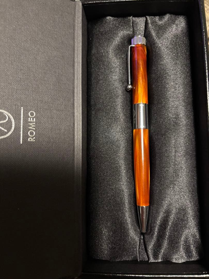 ロメオNo.3細軸イタリアンアンバー、クロコ型押しコレクションペンケース