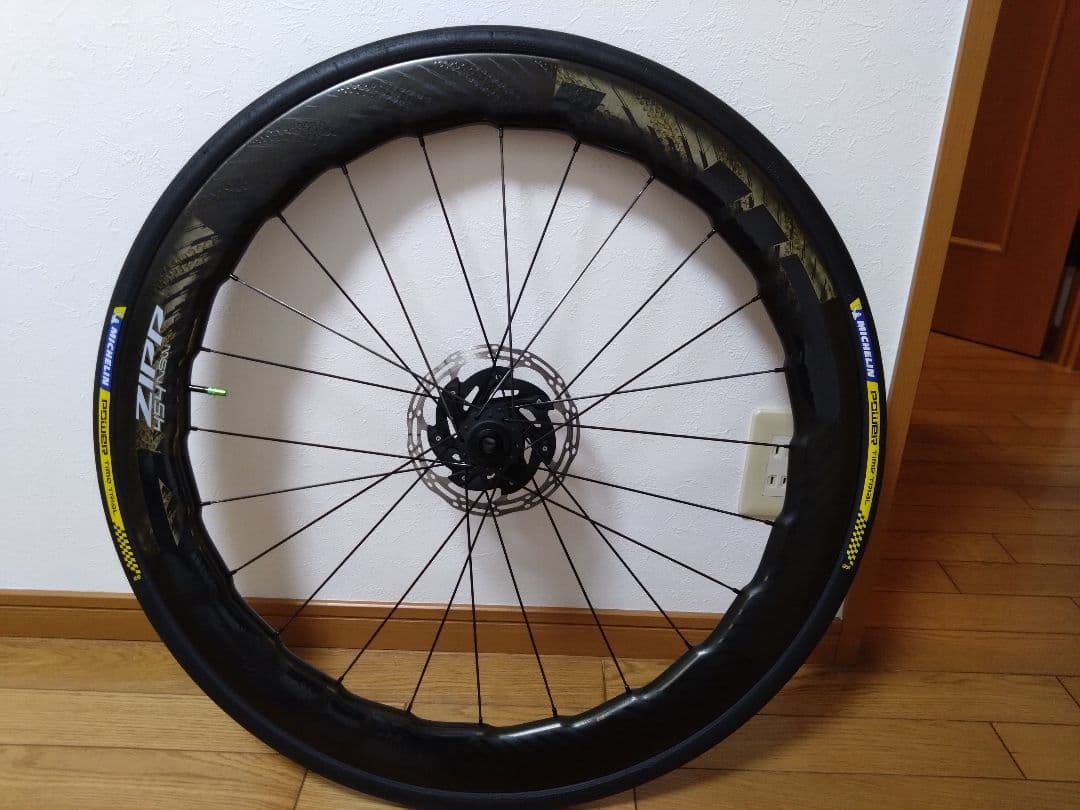 ZIPP 454nsw （前輪）ZIPP SUPER9 DISC（後輪）