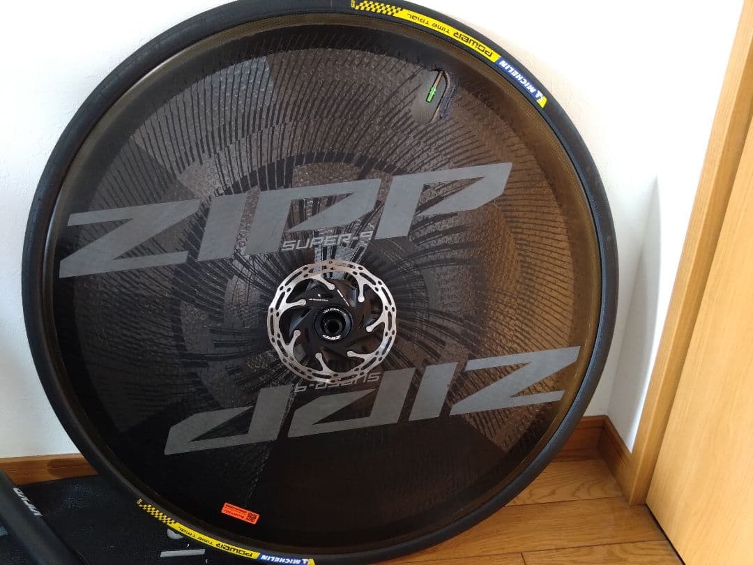 ZIPP 454nsw （前輪）ZIPP SUPER9 DISC（後輪）
