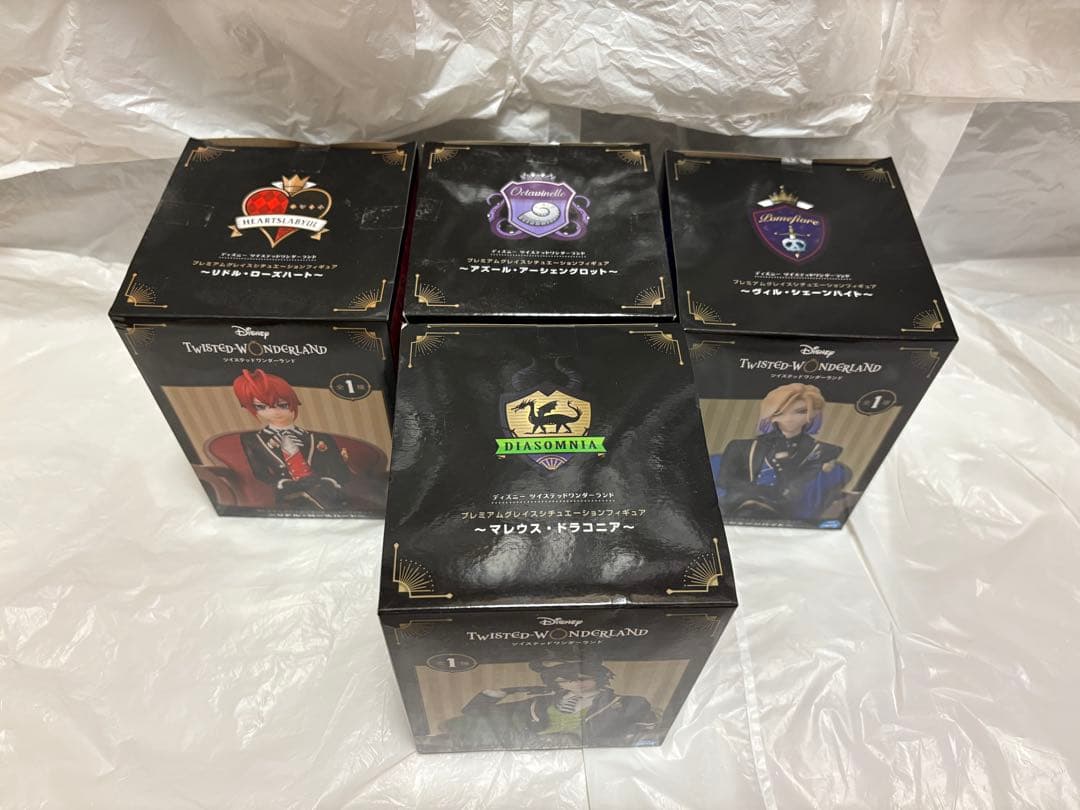 未開封　ディズニー　ツイステッドワンダーランド フィギュア　ツイステ