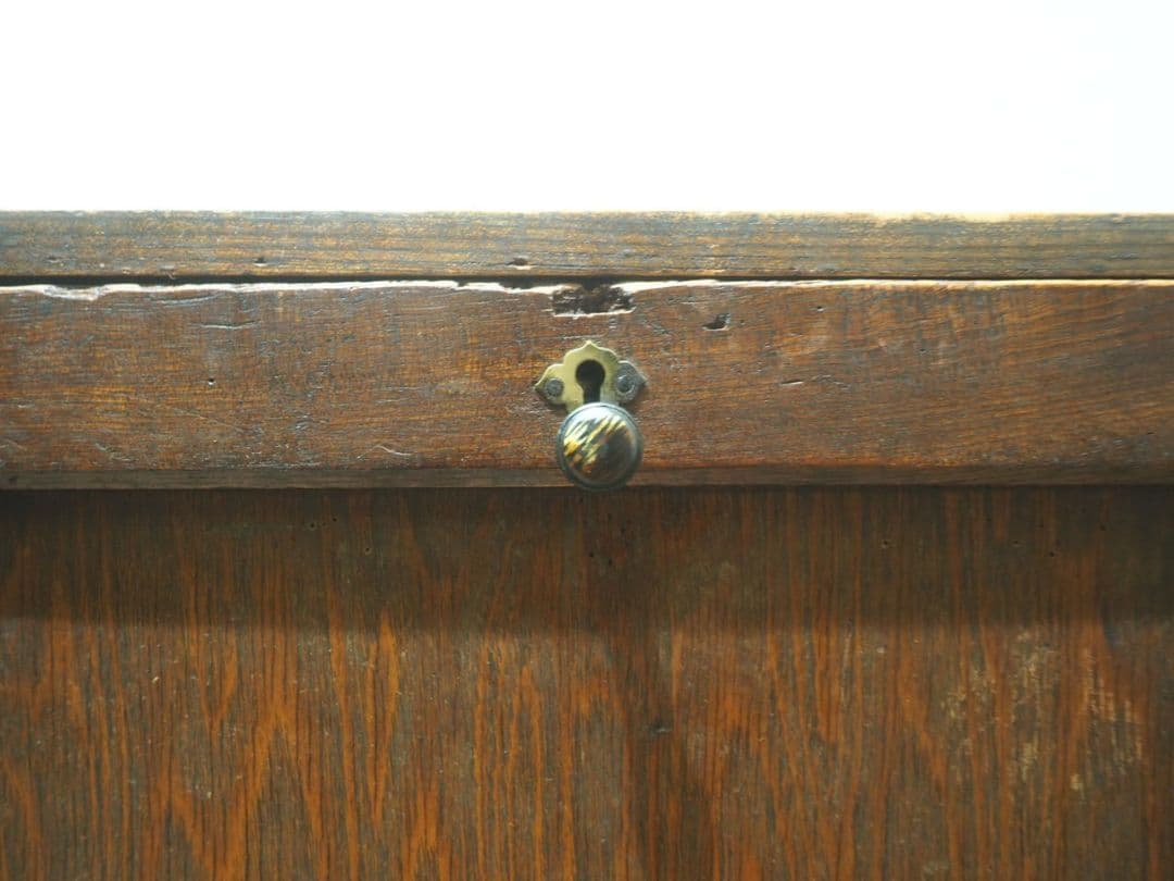 1275 アンティーク　ケンドン扉の収納棚　展示台　ケース　古家具　レトロ　金具