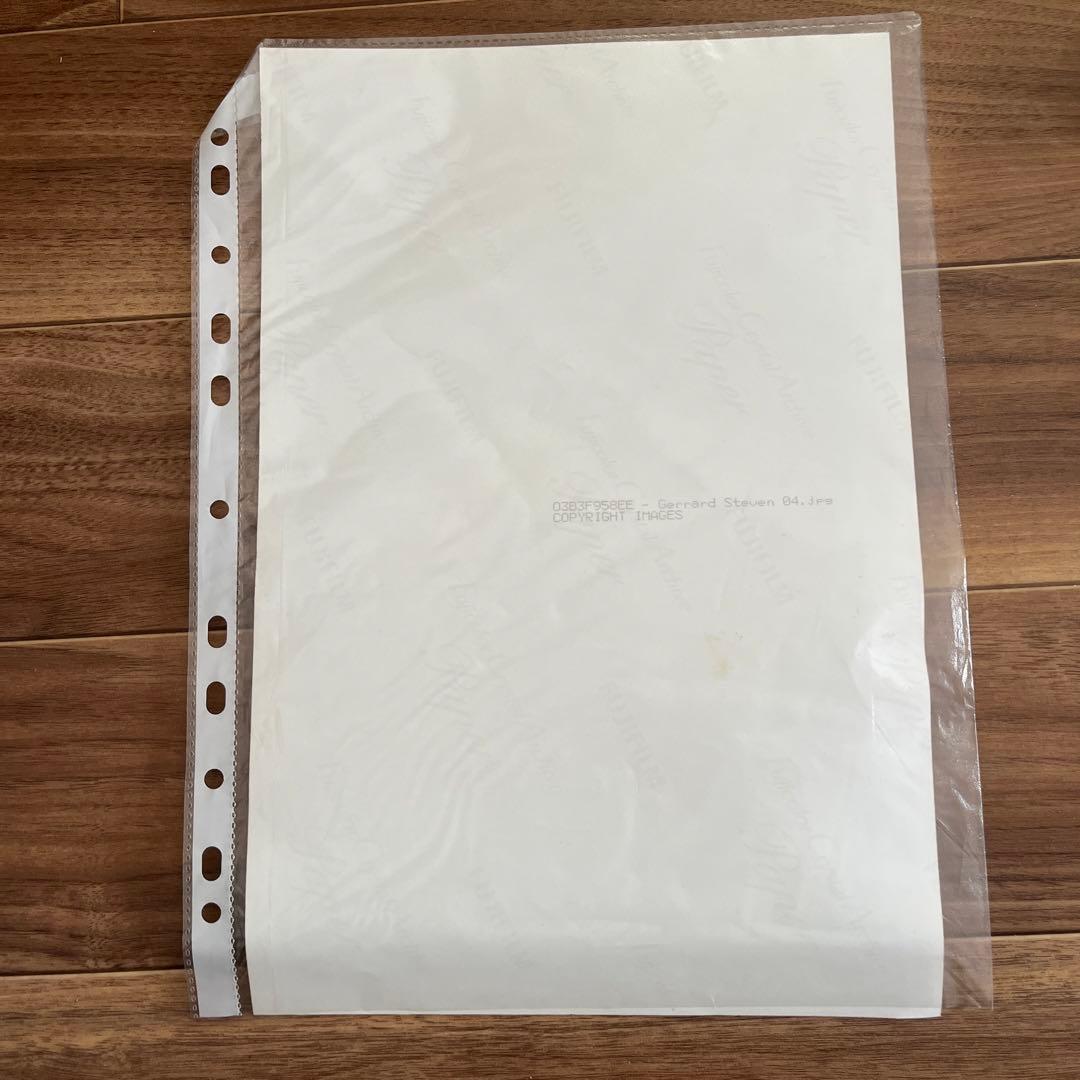 【未開封】ジェラード 直筆サイン入りユニフォーム ICONS