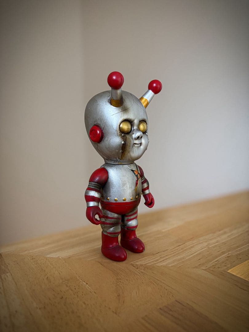 BLACK PEARLS × DEVIL TOYS IRON HAPPY ソフビ