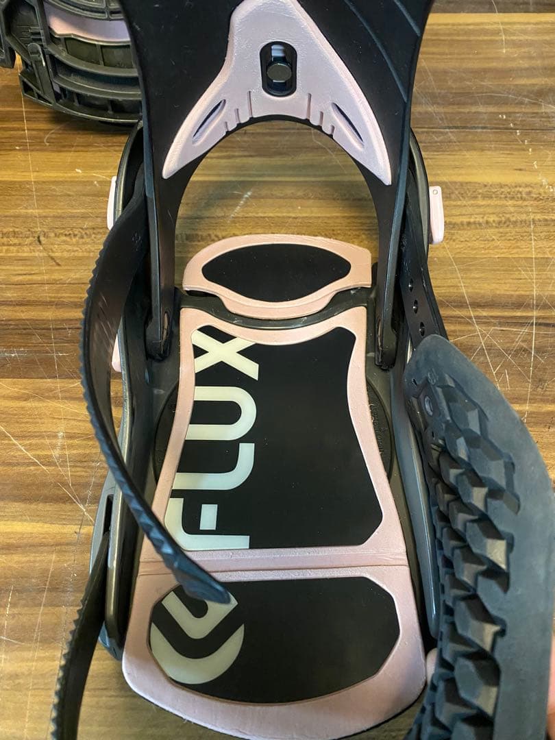 K*a様 Q3130 FLUX ビンディング　スノーボード　carmate XS