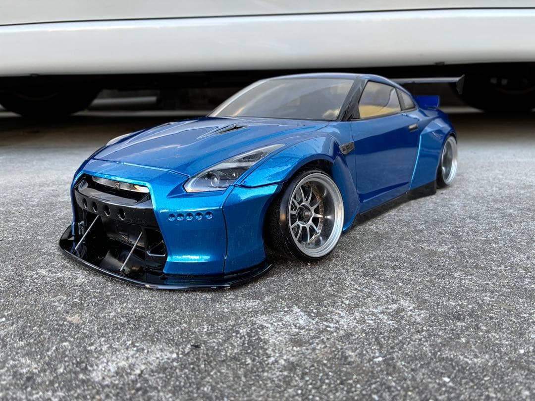 アディクション　R35-gtr ラジコンボディ
