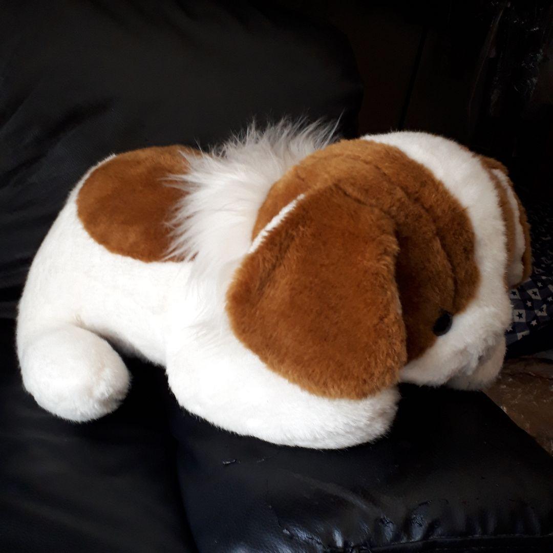 ナシノ、犬のぬいぐるみ