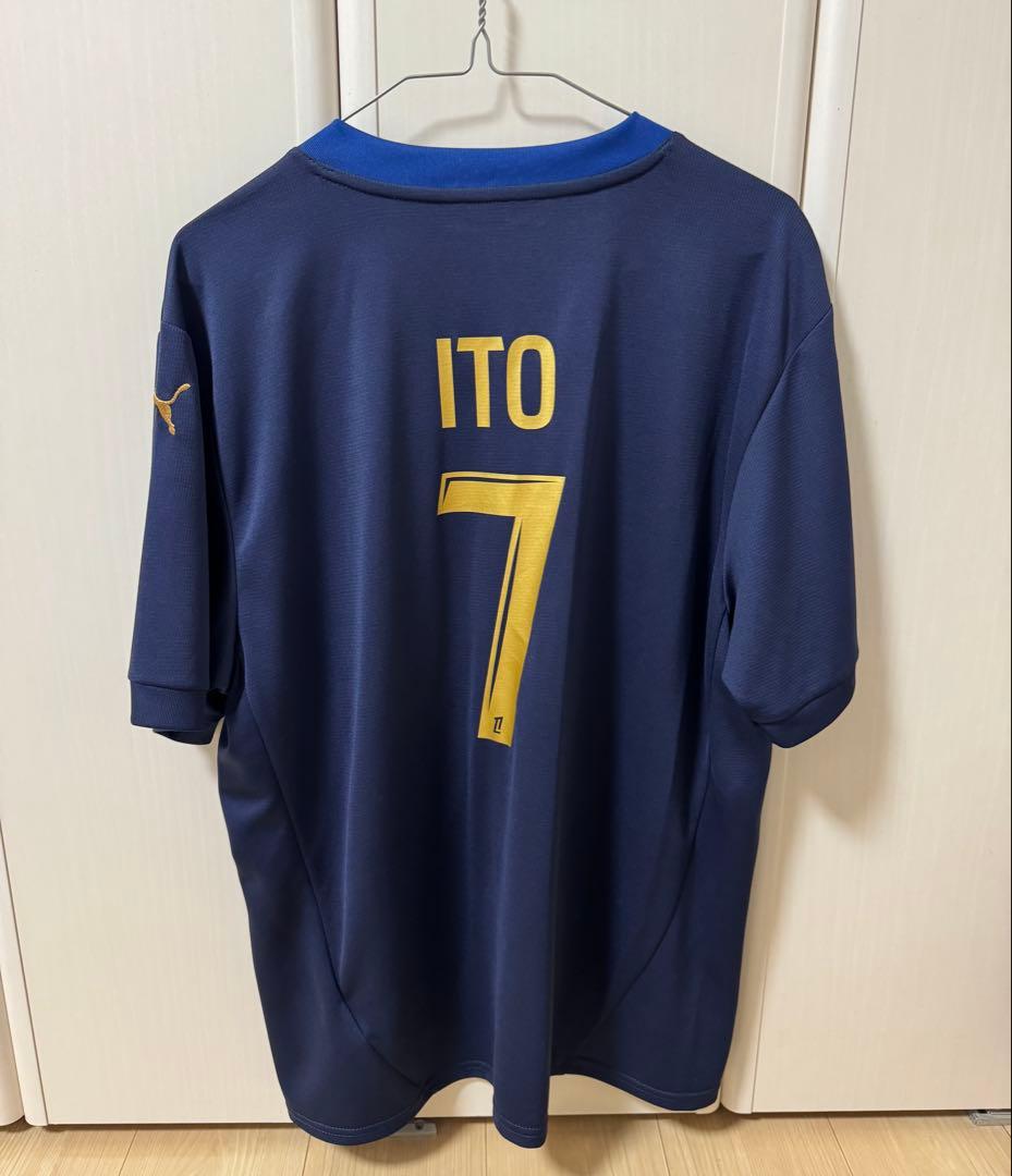 伊東純也　スタッドランス　ユニフォーム