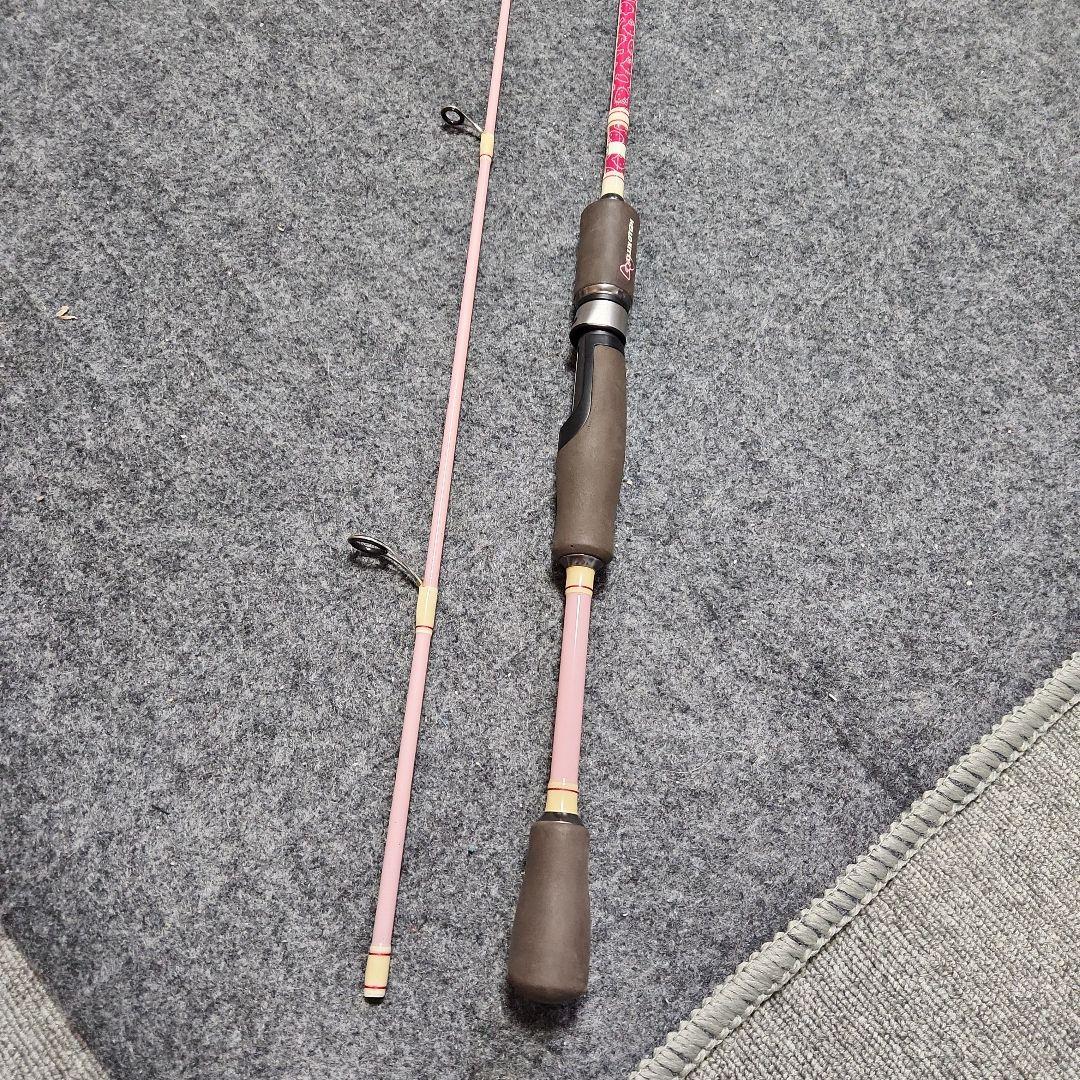 即完売！希少　エムオン　ハローキティ　ブラックバスロッド