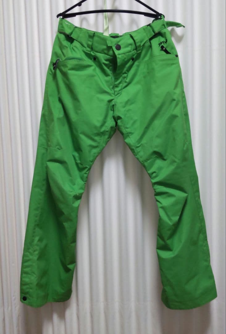 スノーボードウェア　上クイックシルバー　（Sサイズ）下 ESTIVO（Ｌサイズ）