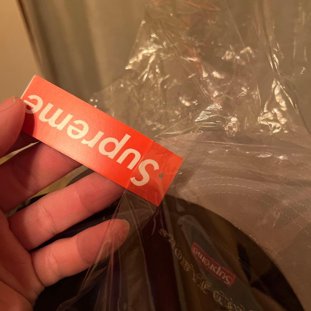 ウェア Supreme Gold Cross S Logo New Era NAVY