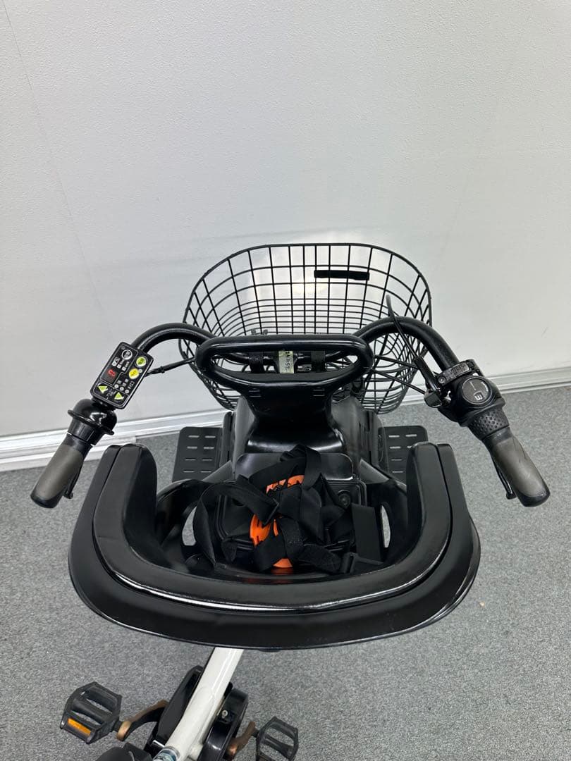 人気な車種　3人乗り電動自転車　ヤマハパスバビー　子供乗せシート付き　お買い得品