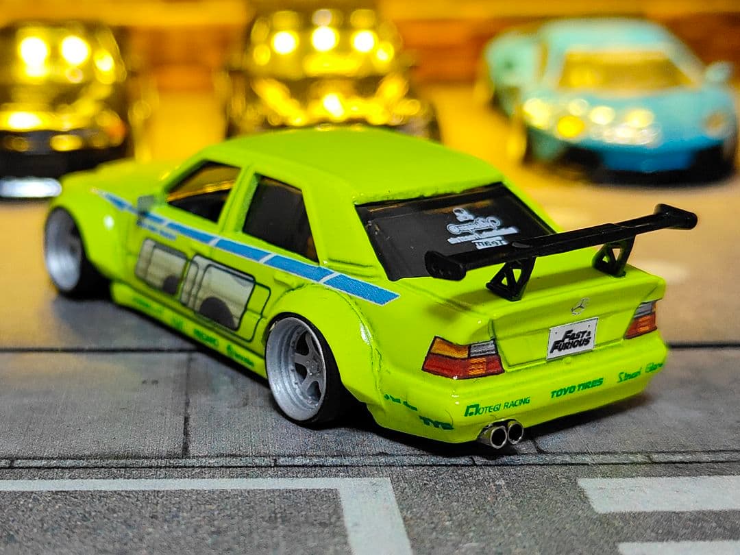 ホットウィールカスタム メルセデスベンツ 500e ロケバニ ワイスピトミカ改造