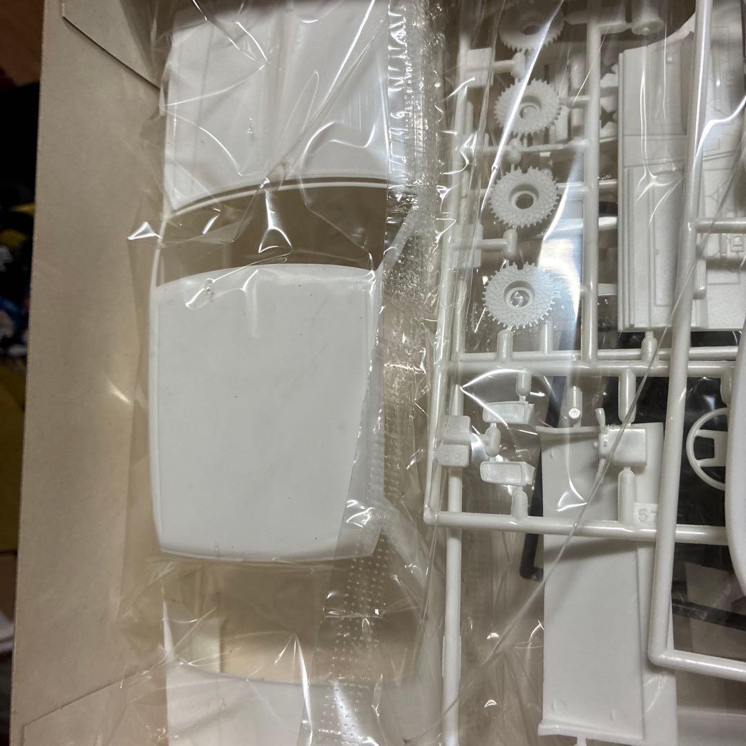 青島Y30 GLORIA プラスチックモデルキット 1/24絶版